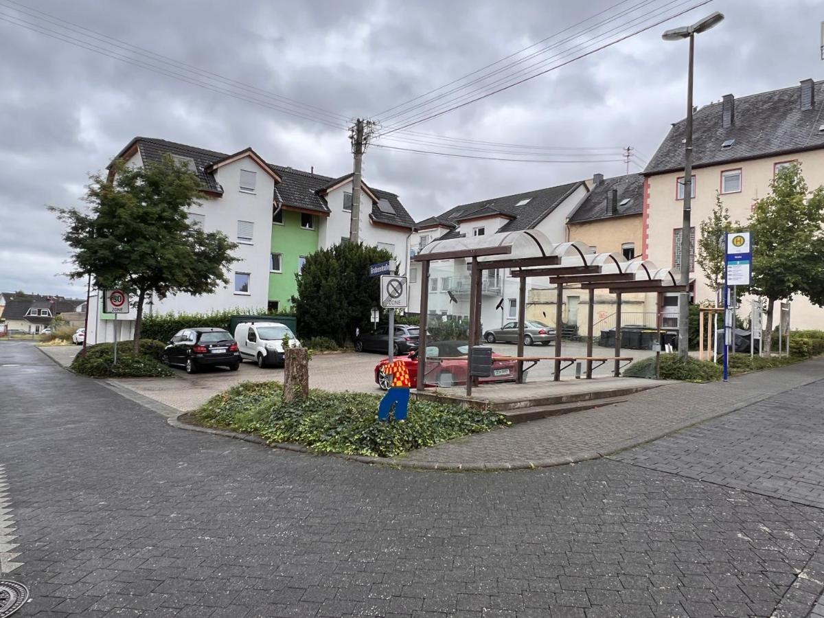 Gross, Modern, Vollausgestattet, Gemuetlich Mit Kueche Und Parkplatz Fuer Urlaub Oder Business Lägenhet Kettig Exteriör bild